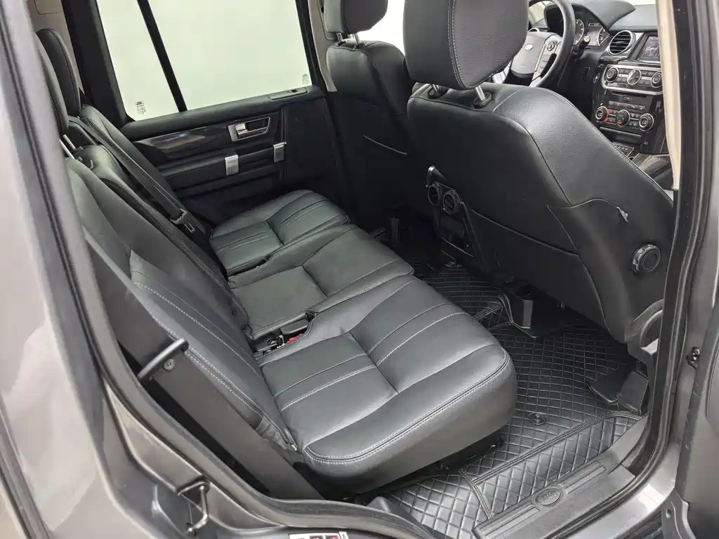 Land Rover Discovery 2017 — фото 6