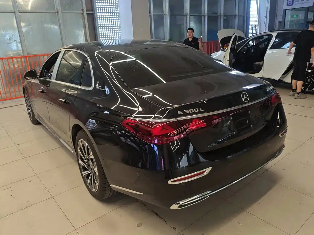 Mercedes-Benz E-Class 2025