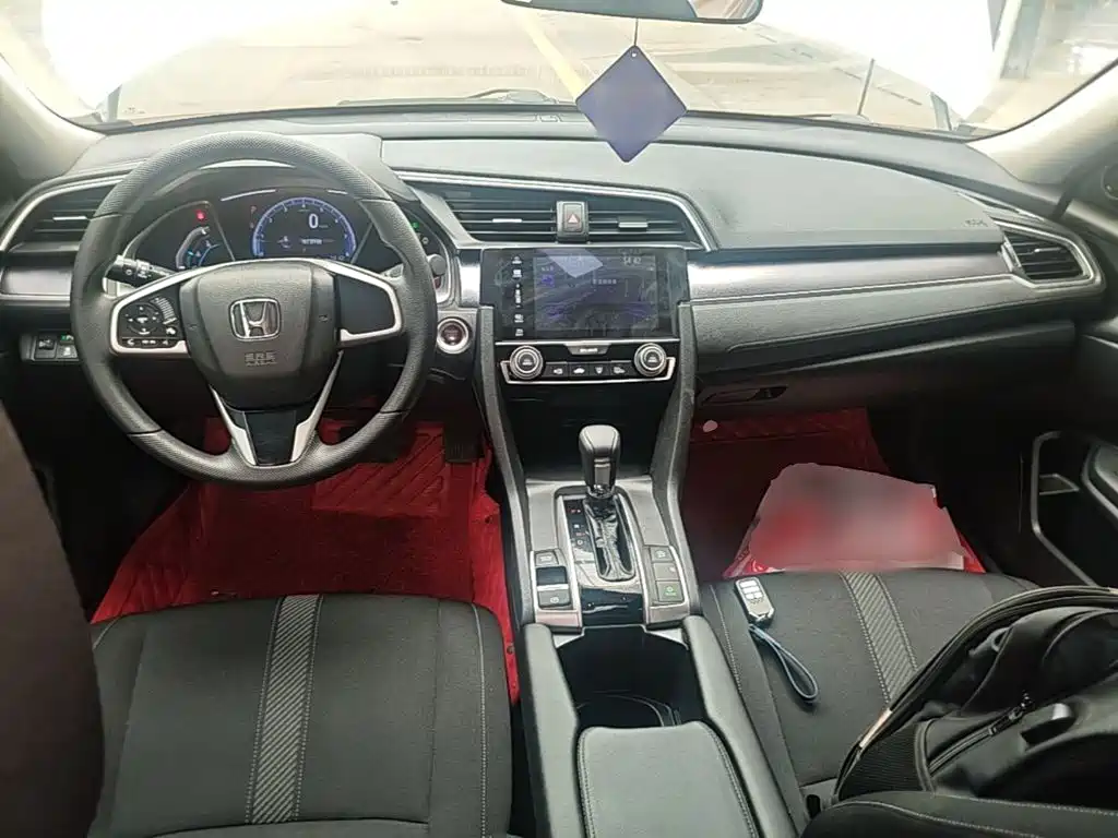 Honda Civic 2018 — фото 10