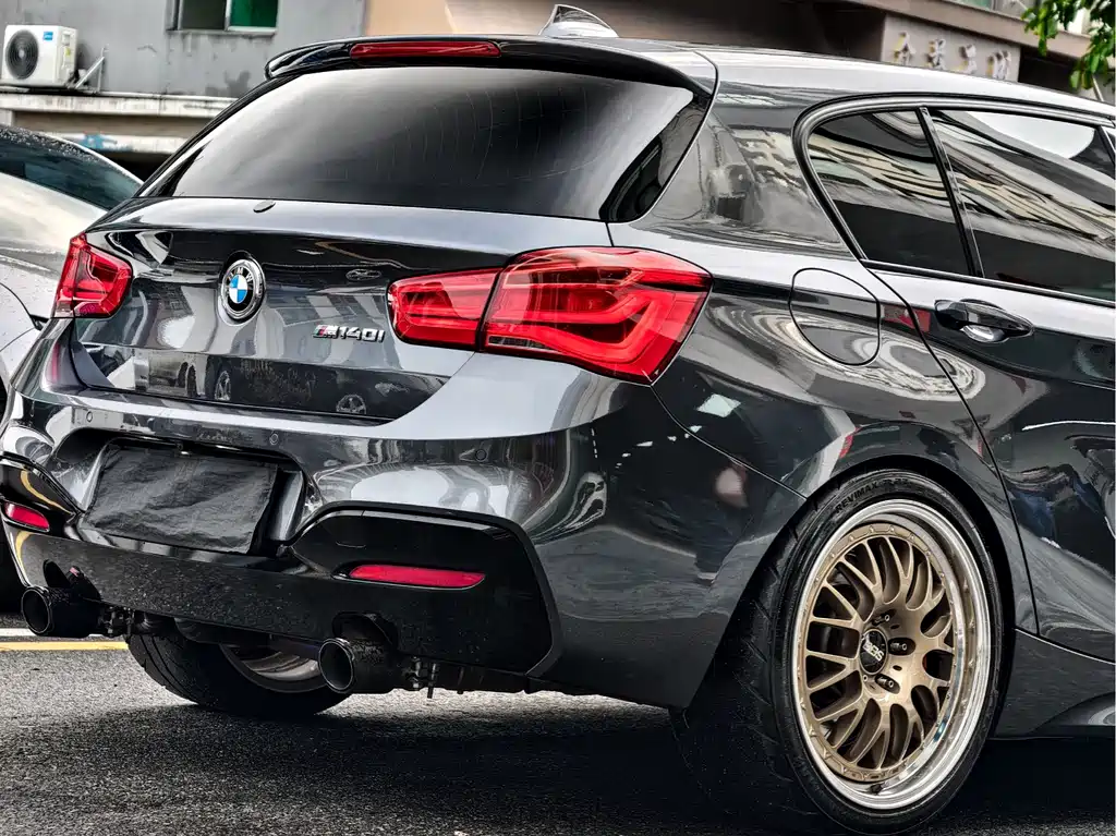 BMW 1 Series 2018 — фото 9