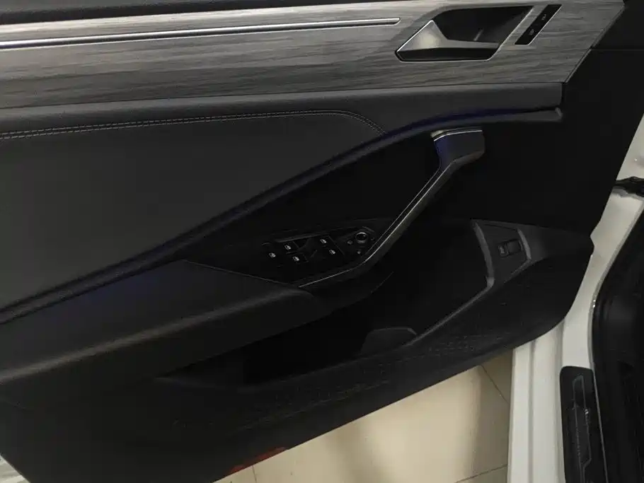 Volkswagen Sagitar 2023