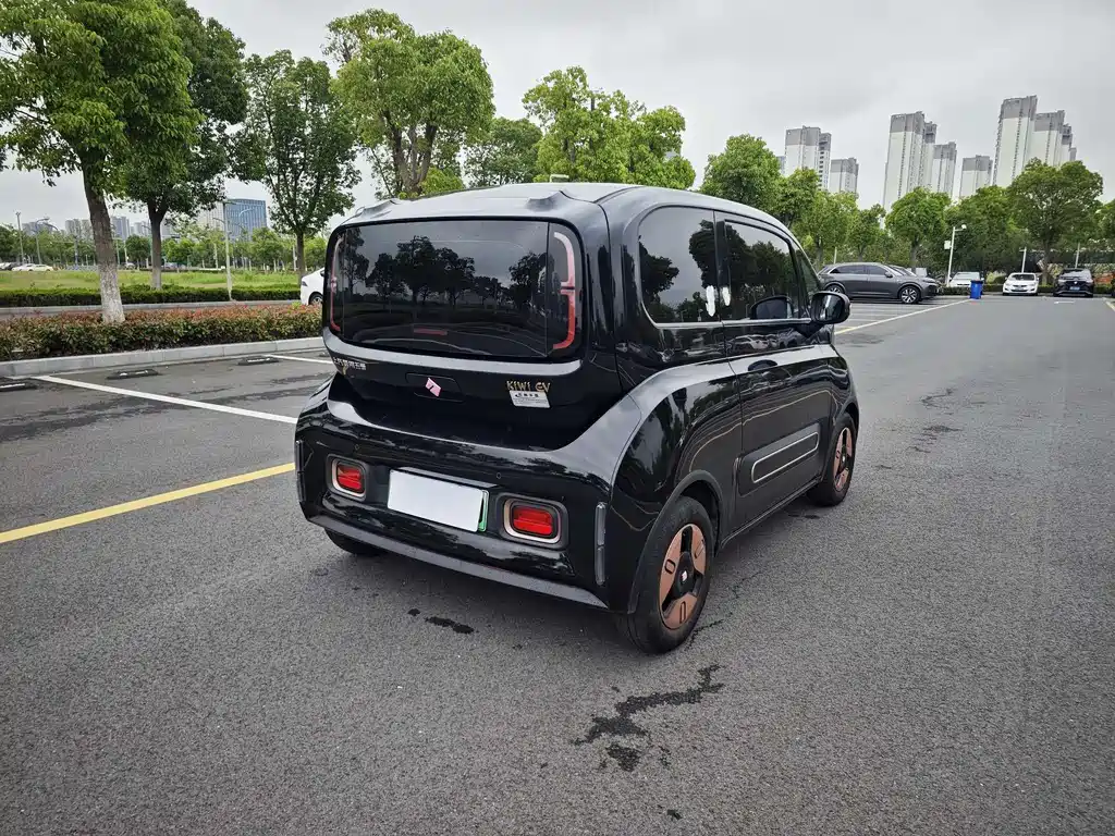 Baojun KiWi EV 2022 — фото 7