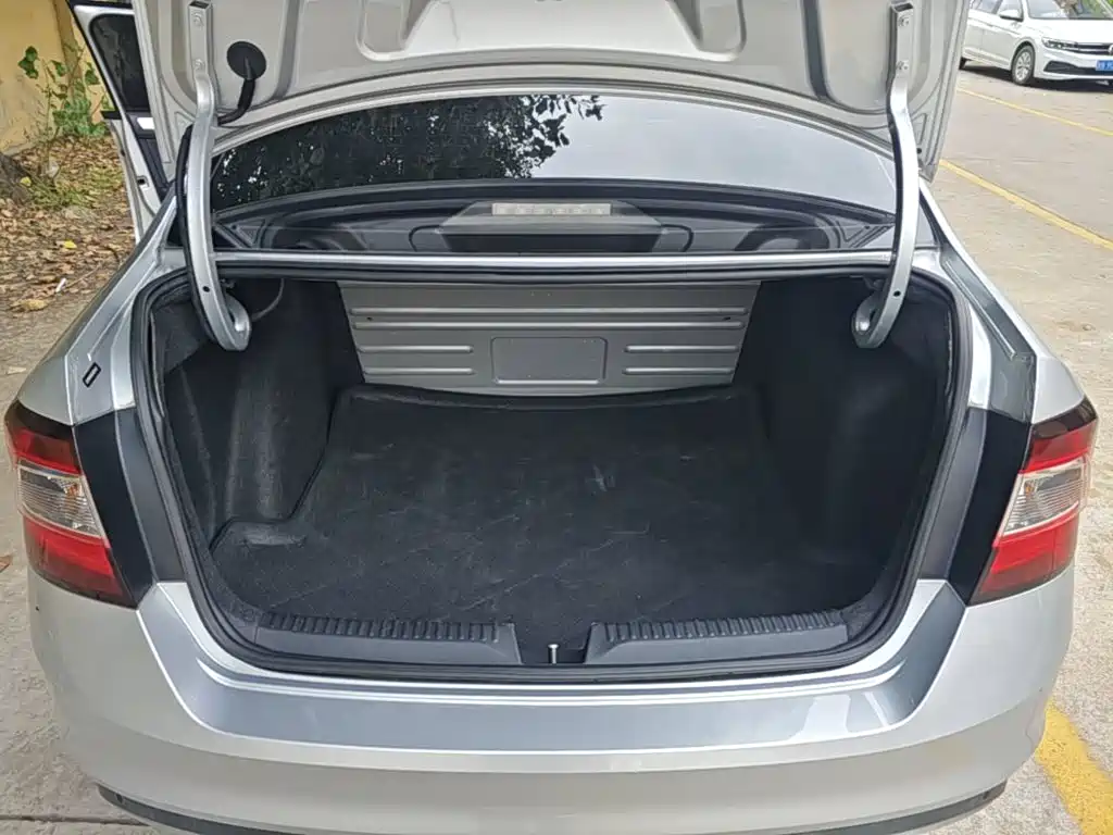 Skoda Rapid 2018 — фото 19