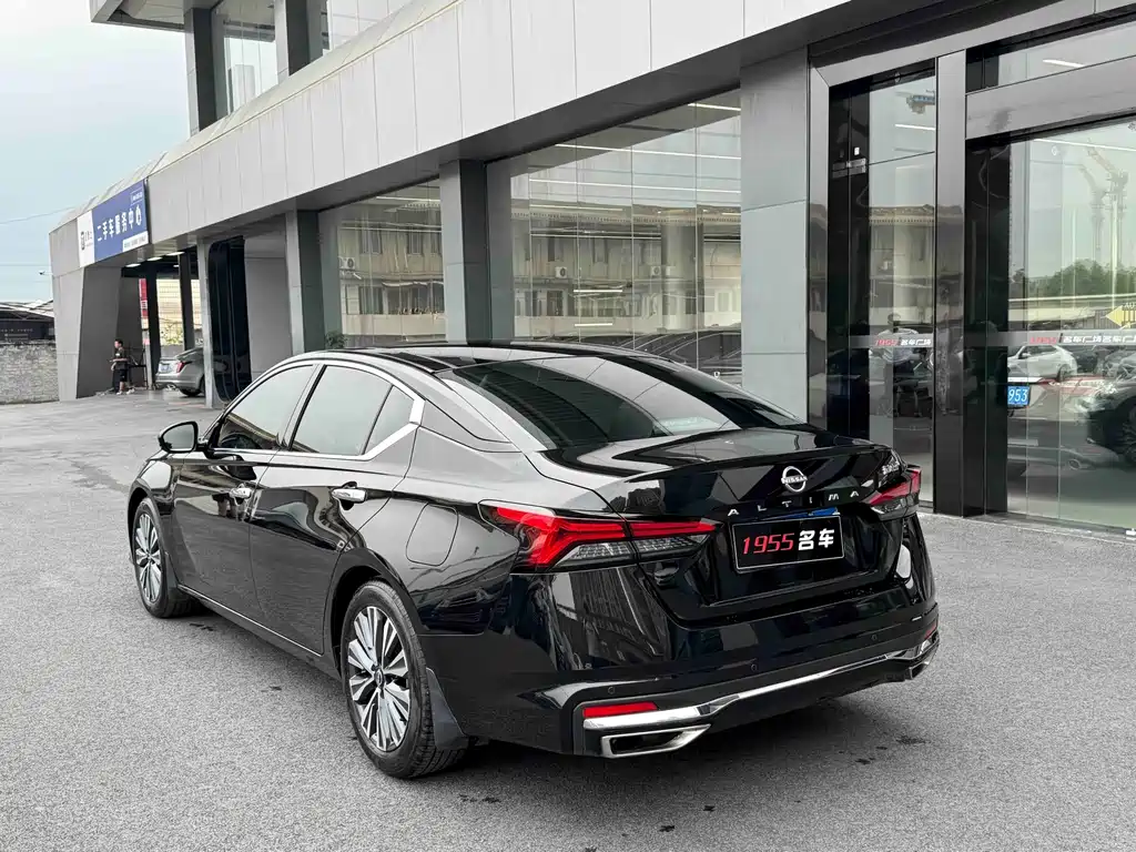Nissan Teana 2024
