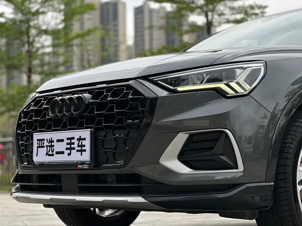 Audi Q3 2020 — фото 10