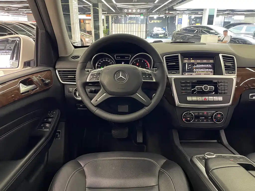Mercedes-Benz M-Class 2012 — фото 12