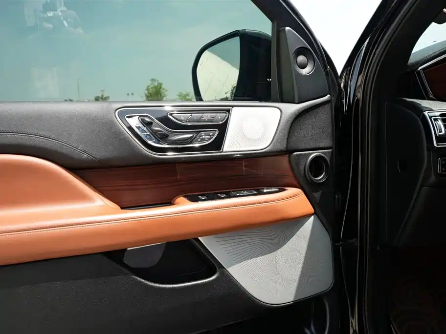 Lincoln Navigator 2021 — фото 14