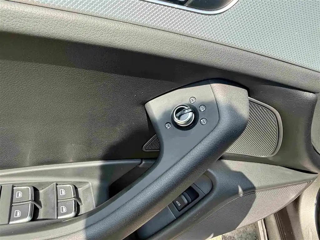 Audi A6L 2014 — фото 23