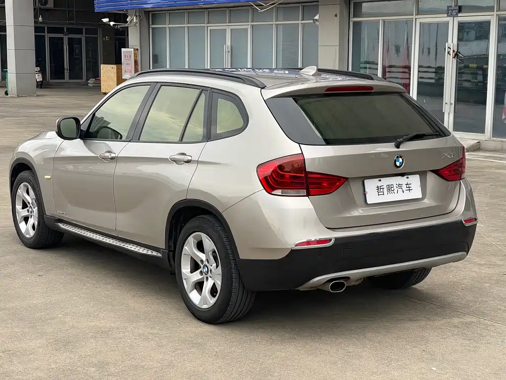 BMW X1 2011 — фото 8