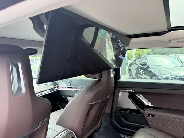 BMW i7 2023