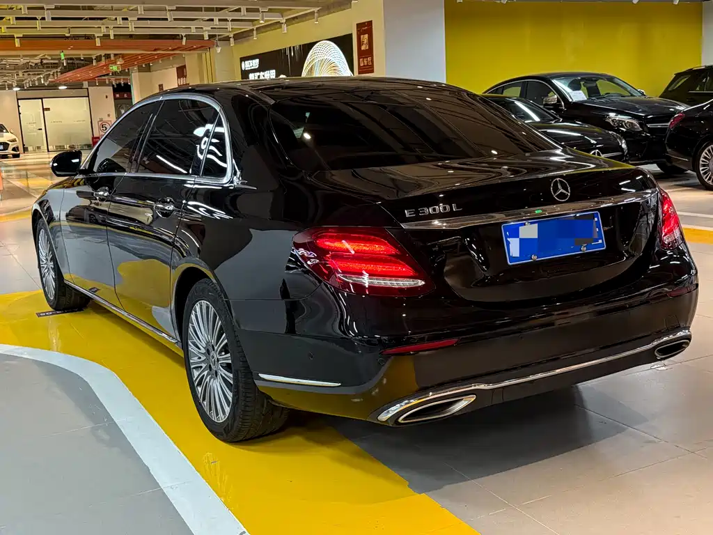 Mercedes-Benz E-Class 2020 — фото 22