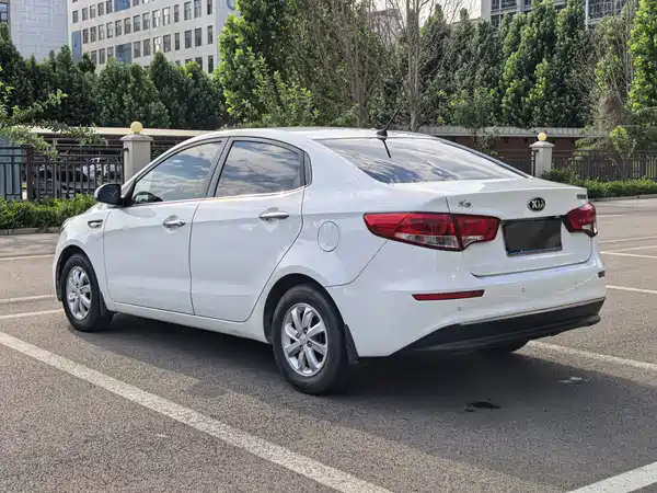 Kia K2 2015