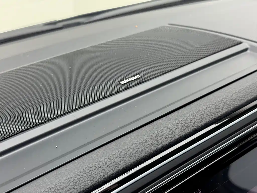 Volkswagen Multivan 2018 — фото 10