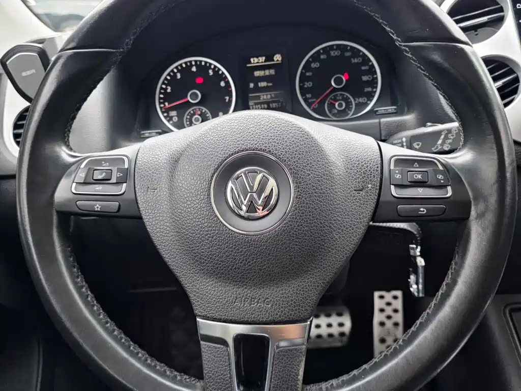 Volkswagen Tiguan 2017 — фото 15