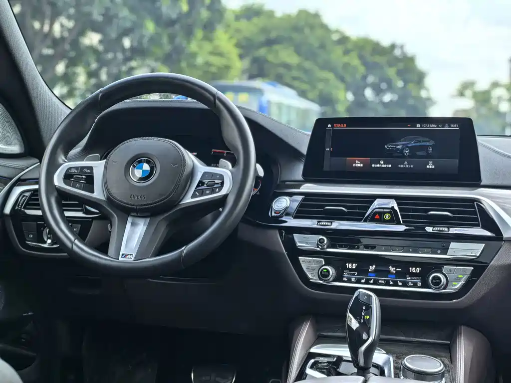 BMW 6 Series GT 2020 — фото 10