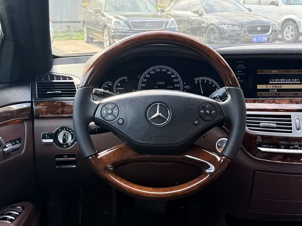 Mercedes-Benz S-Class 2011 — фото 10