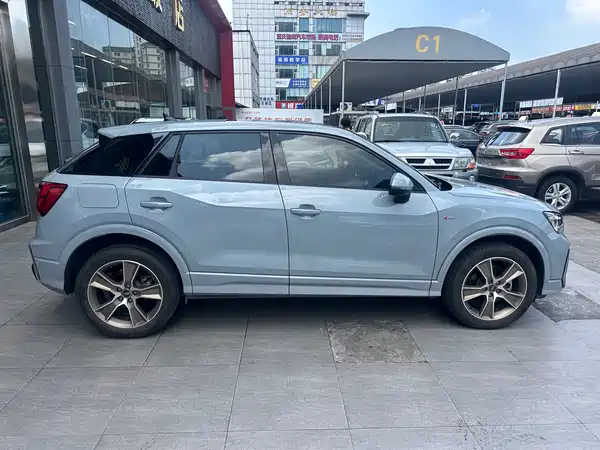 Audi Q2L 2024