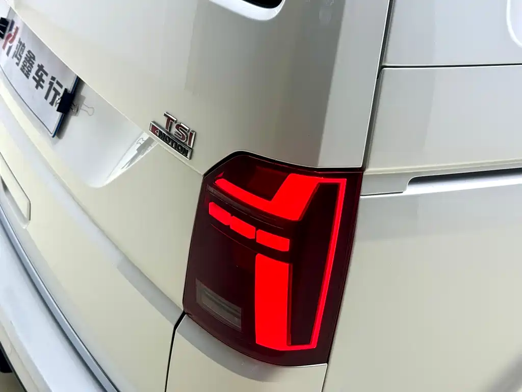 Volkswagen Multivan 2018 — фото 5