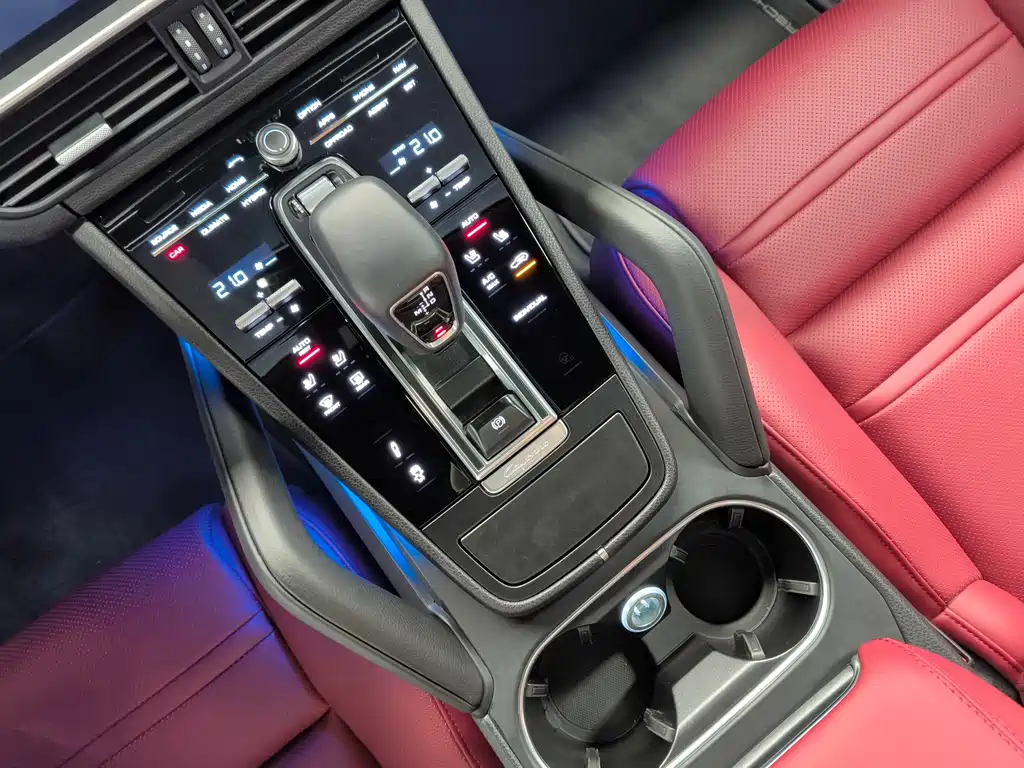 Porsche Cayenne New Energy 2019 — фото 13