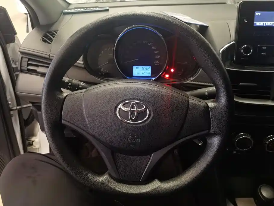 Toyota Yaris L 2020 — фото 15