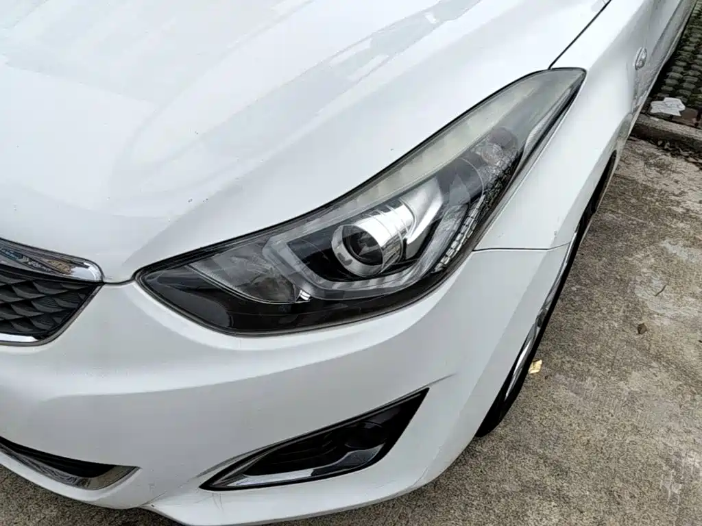 Hyundai Elantra 2017 — фото 24