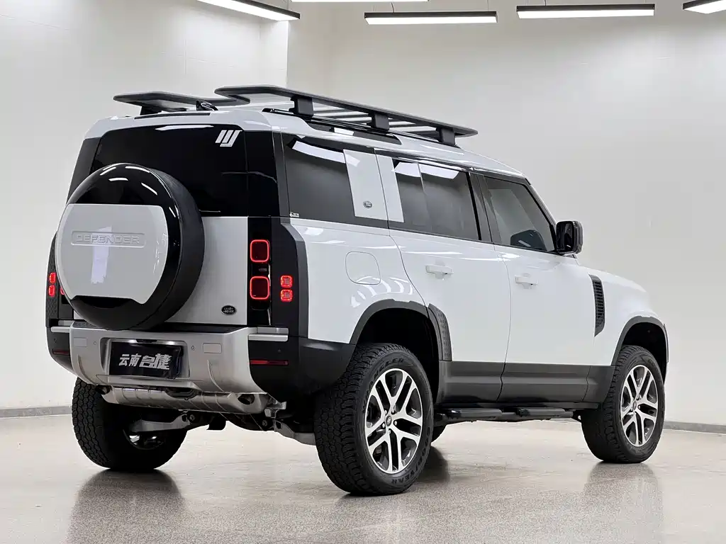 Land Rover Defender 2023 — фото 7