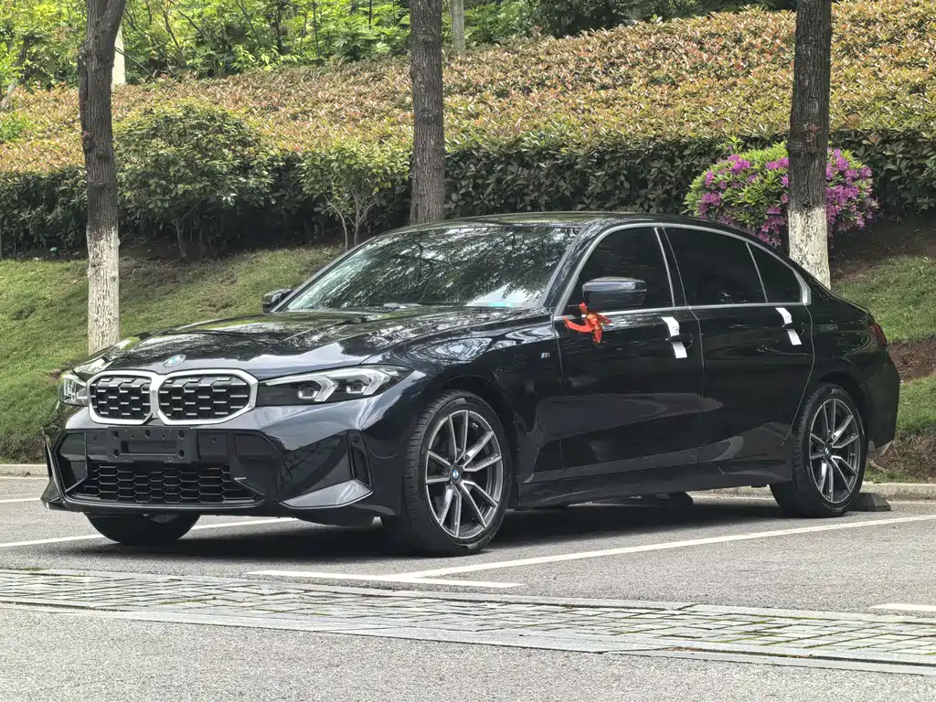 BMW 3 Series 2024 — фото 1