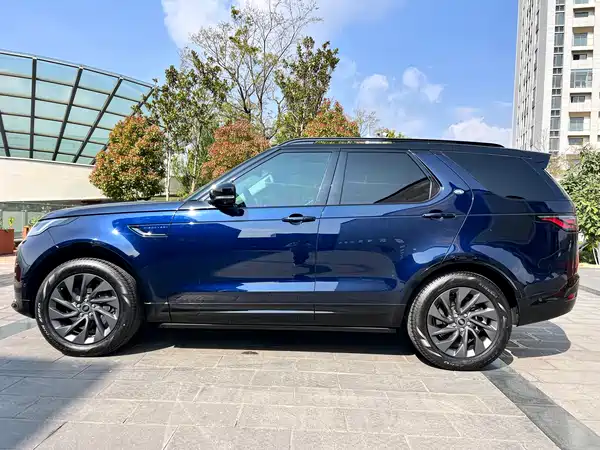 Land Rover Discovery 2023