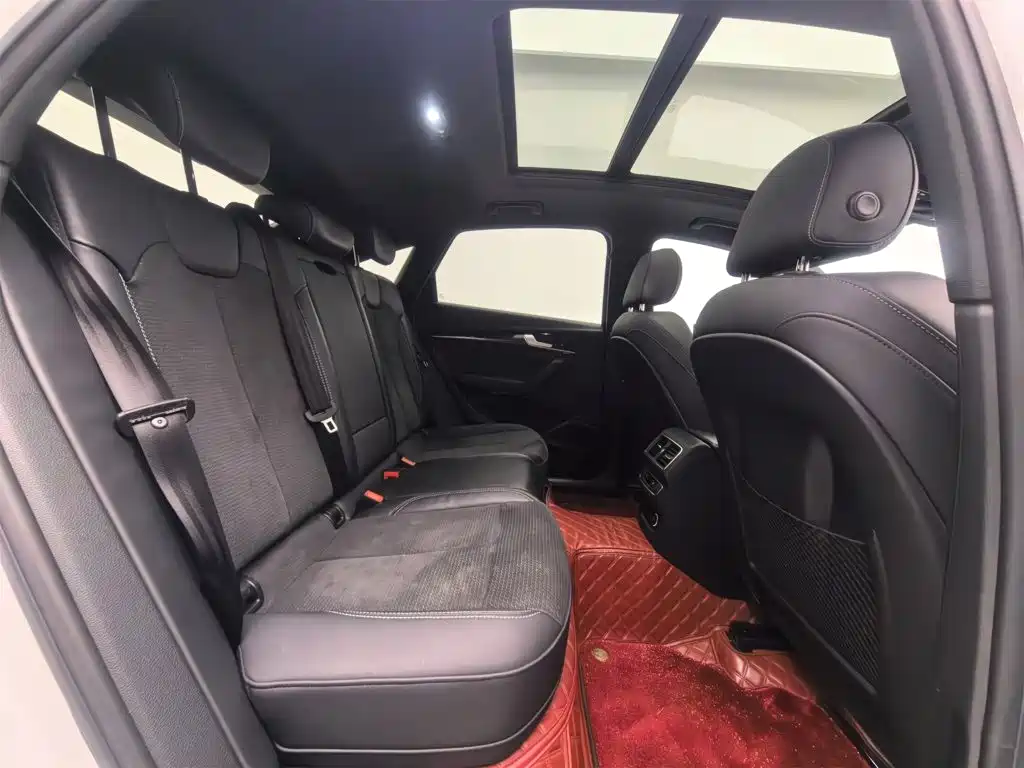 Audi Q5L Sportback 2021 — фото 9