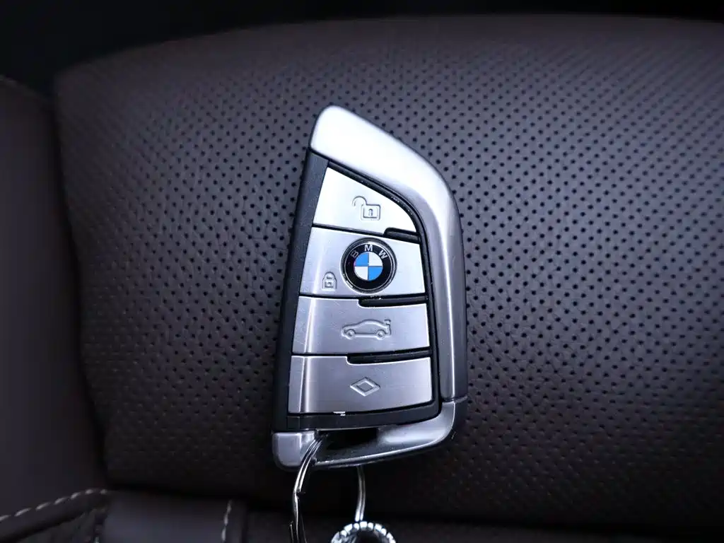 BMW 5 Series 2020 — фото 26
