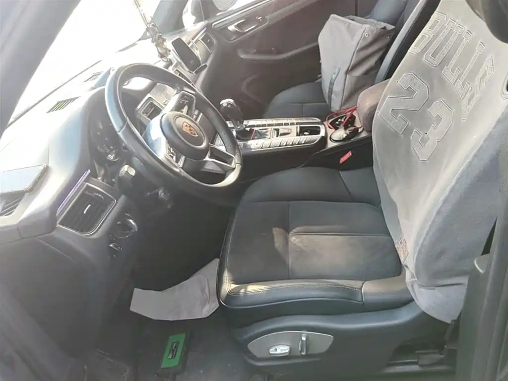 Porsche Macan 2017 — фото 15