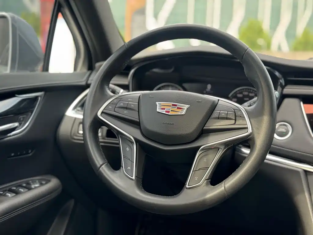 Cadillac XT5 2022 — фото 16