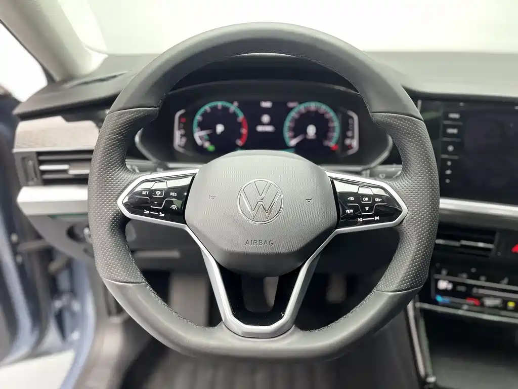 Volkswagen Passat 2022 — фото 14