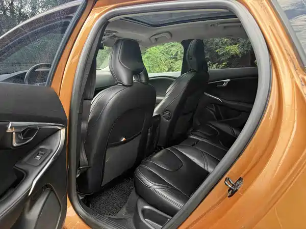 Volvo V40 2013