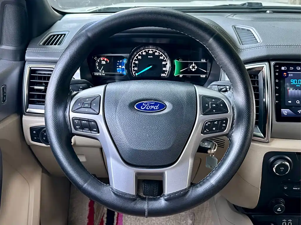 Ford Everest 2017 — фото 9