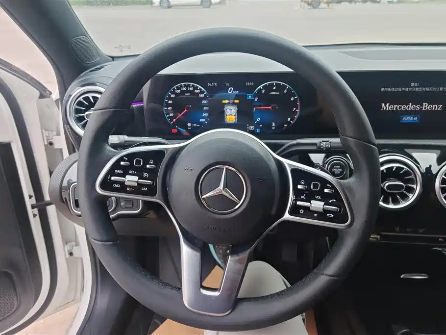 Mercedes-Benz A-Class 2022 — фото 15