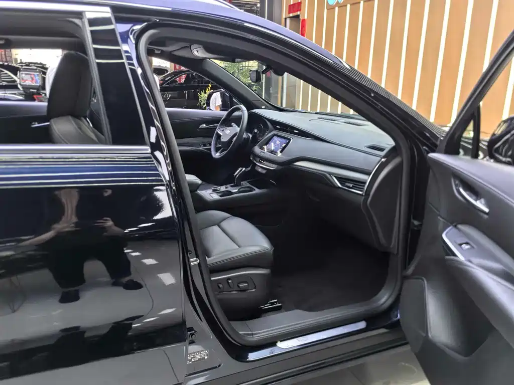 Cadillac XT4 2021 — фото 15