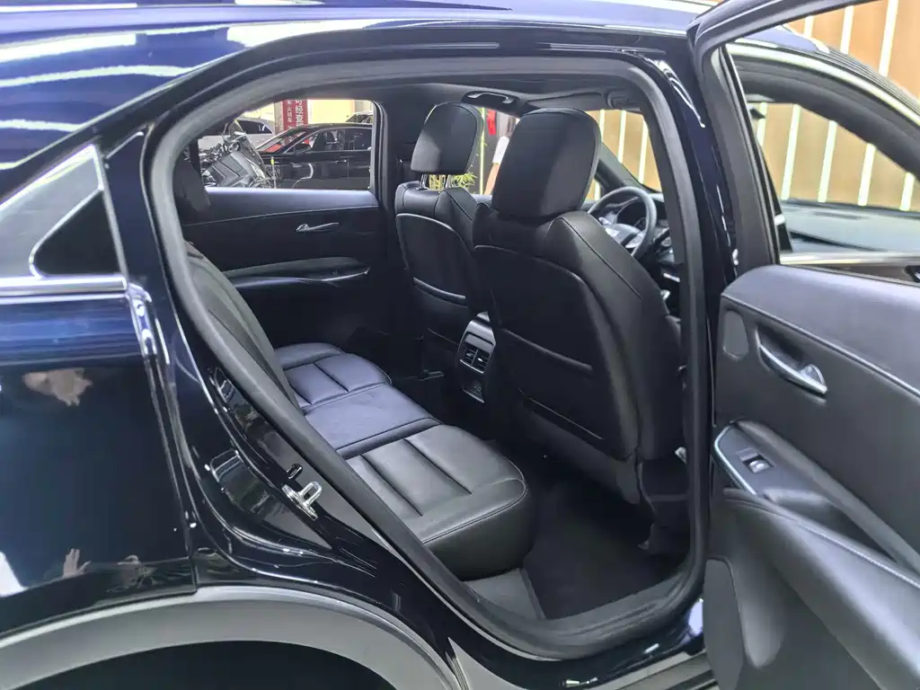 Cadillac XT4 2021 — фото 14