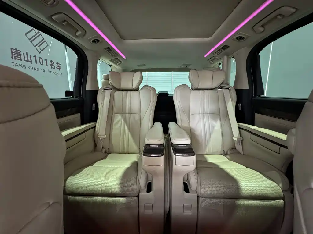 Toyota Alphard 2020 — фото 21