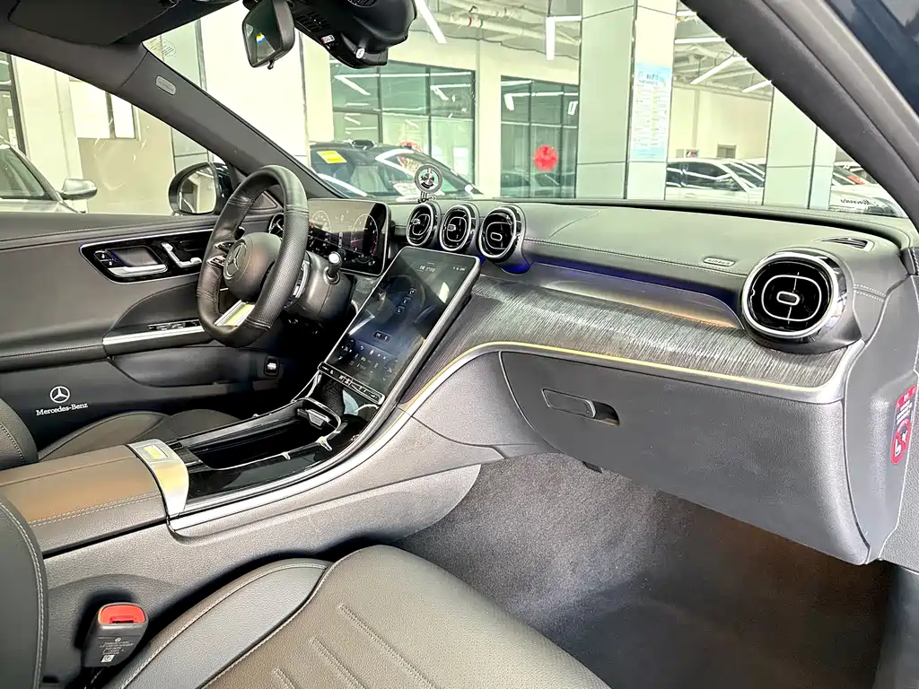 Mercedes-Benz C-Class 2023 — фото 8
