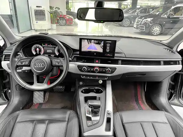 Audi A4L 2021