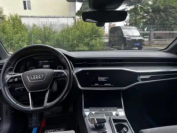 Audi A6L 2022