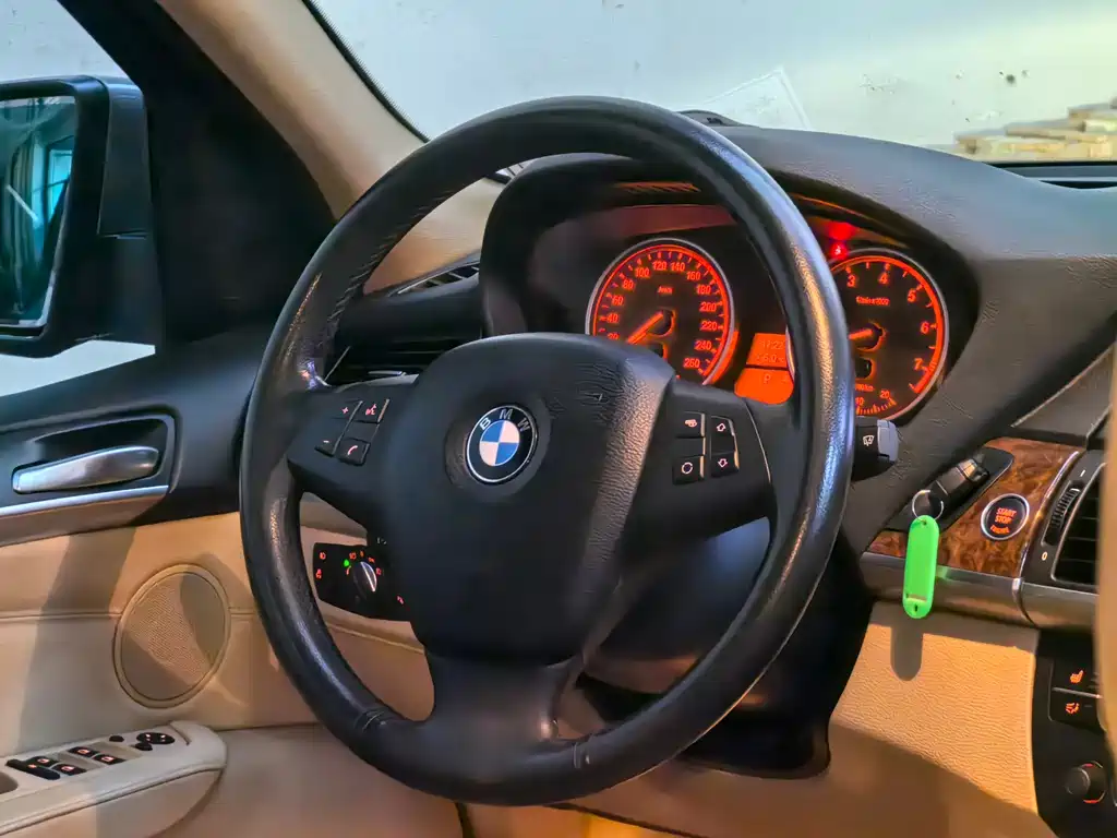 BMW X5 2011 — фото 14