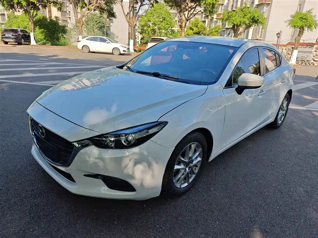 Mazda 3 Axela 2018 — фото 1