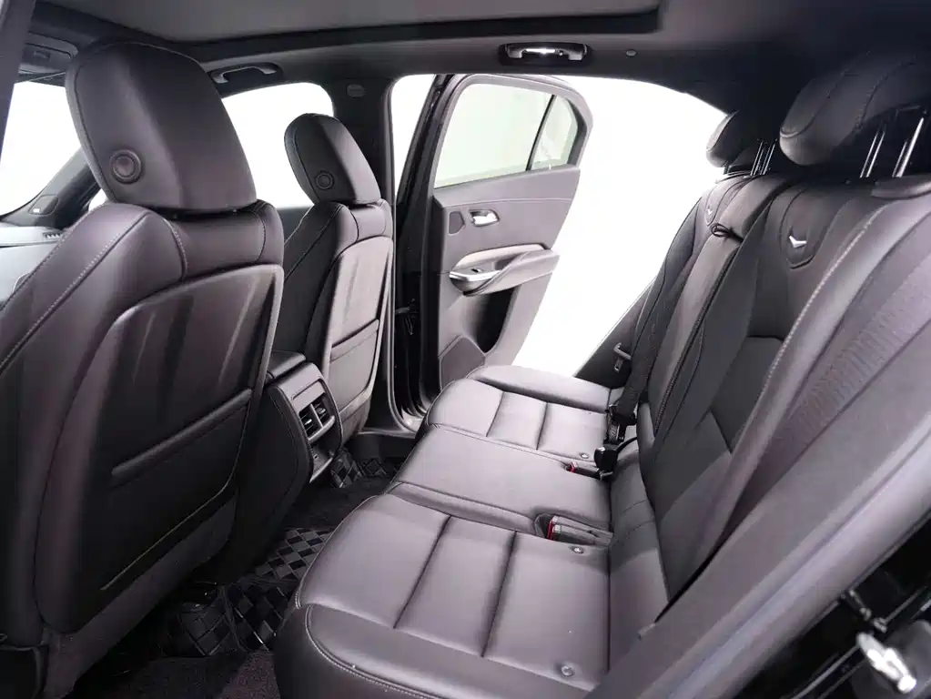 Cadillac XT4 2023 — фото 17