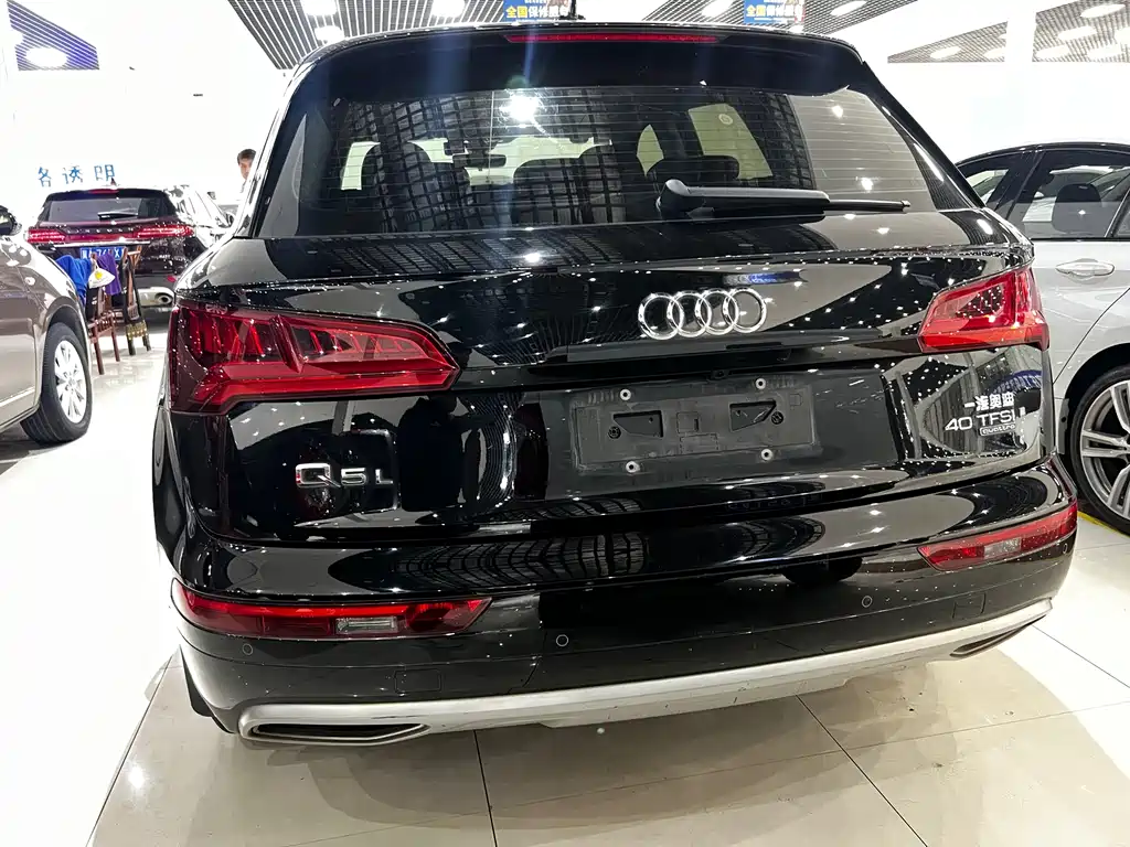 Audi Q5L 2019 — фото 9