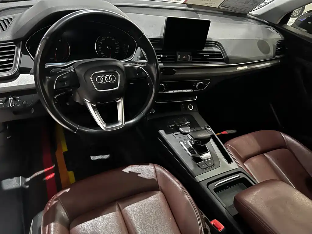 Audi Q5L 2019 — фото 6
