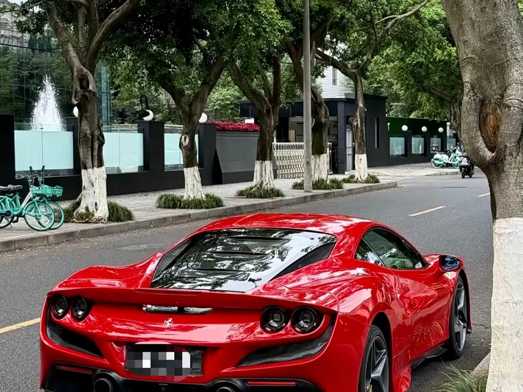 Ferrari F8 2021 — фото 3