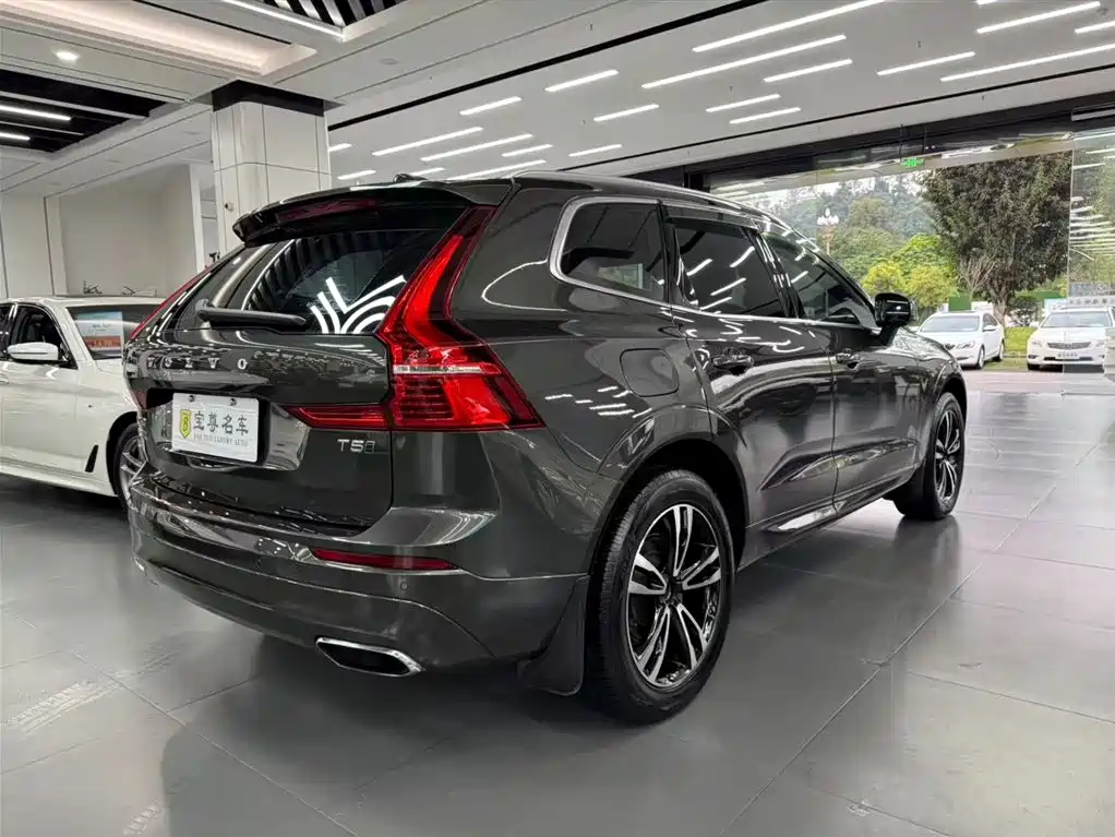 Volvo XC60 2018 — фото 4