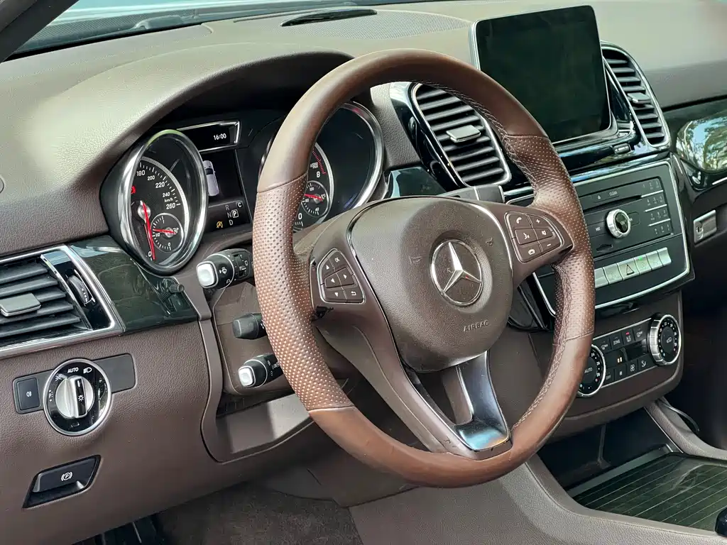 Mercedes-Benz GLE 2019 — фото 15